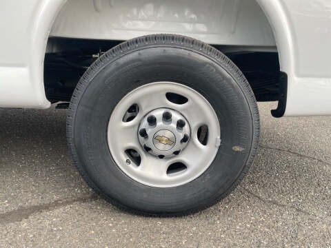 2025 Chevrolet Express 3500