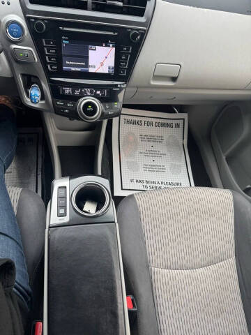 2015 Toyota Prius v Five