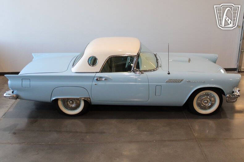1957 Ford Thunderbird