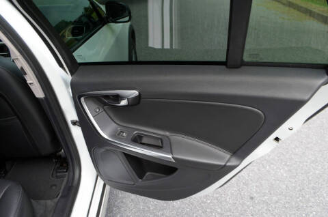 2018 Volvo V60 Cross Country T5 Premier