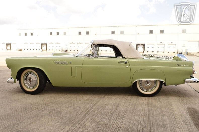 1956 Ford Thunderbird