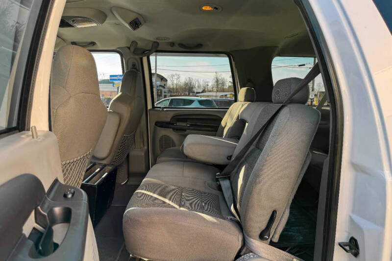 2005 Ford Excursion XLT