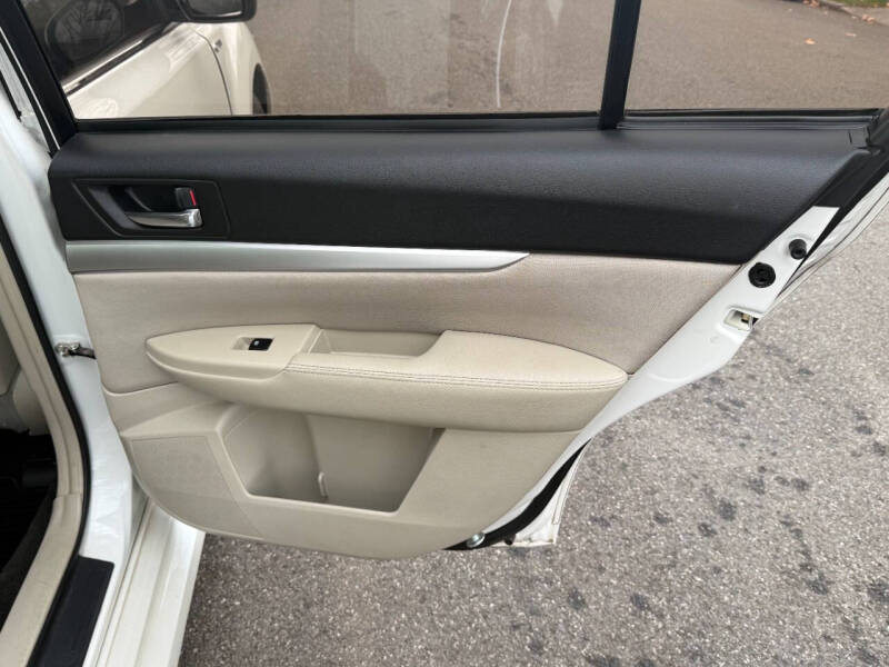 2014 Subaru Legacy 2.5i