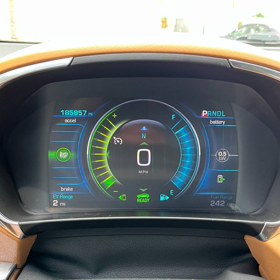 White 2017 Chevrolet Volt Premier Premier 4dr Hatchback 16
