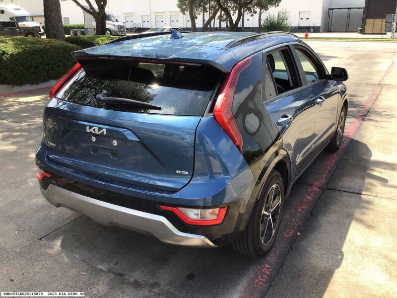 2023 Kia Niro SX
