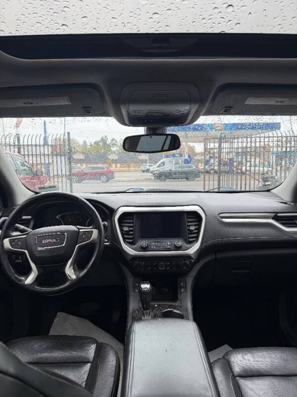 2017 GMC Acadia SLT-1