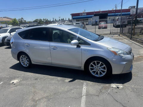 2012 Toyota Prius v Five