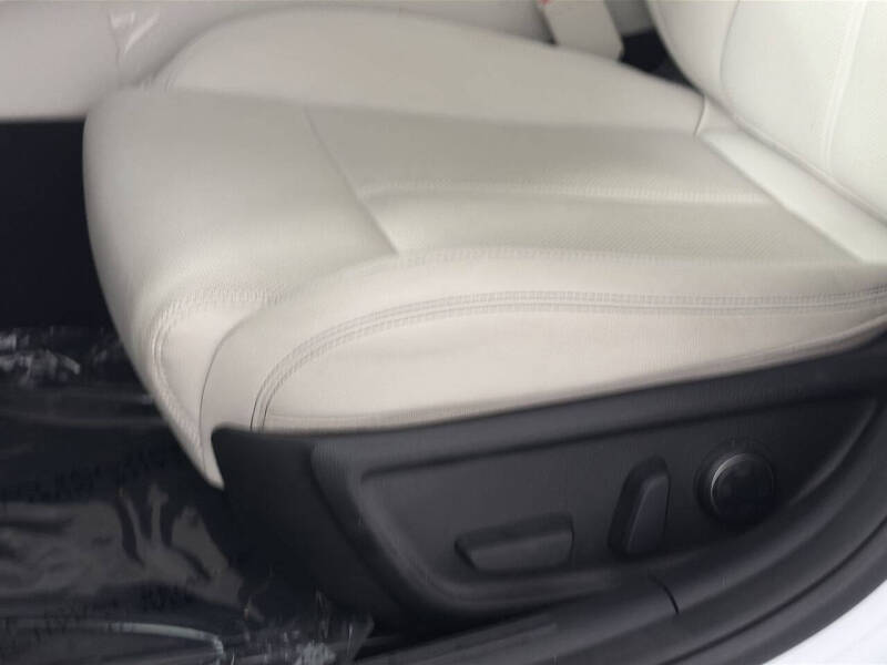 2025 Genesis G70