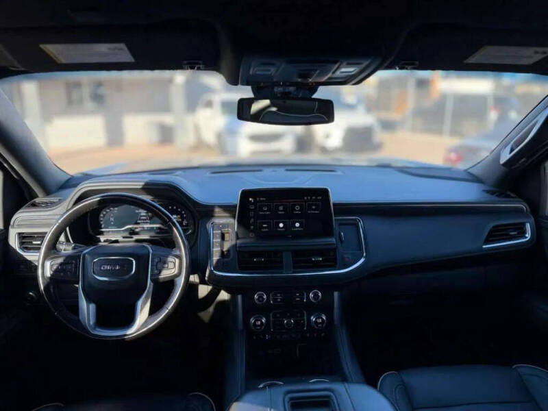 2023 GMC Yukon XL SLT