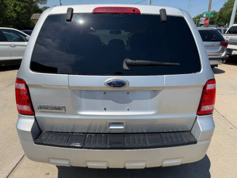 2010 Ford Escape XLS