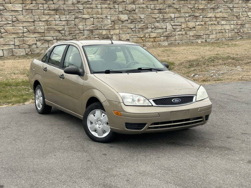 2006 Ford Focus for sale at Car Hunters LLC in Mount Juliet TN