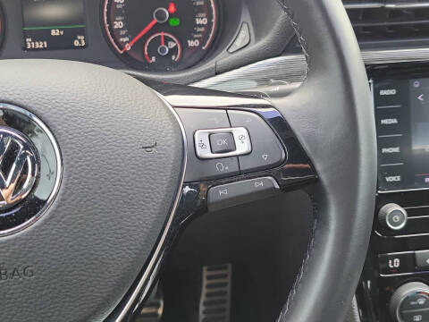 2022 Volkswagen Passat R-Line