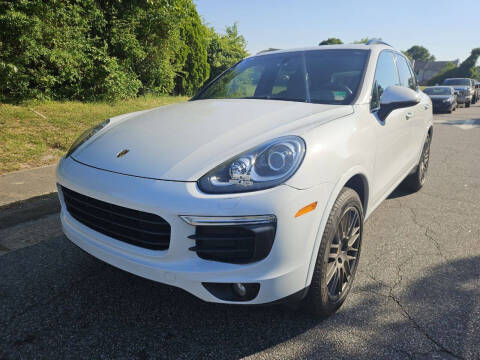 2017 Porsche Cayenne Platinum Edition