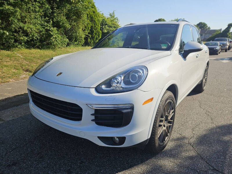 2017 Porsche Cayenne Platinum Edition