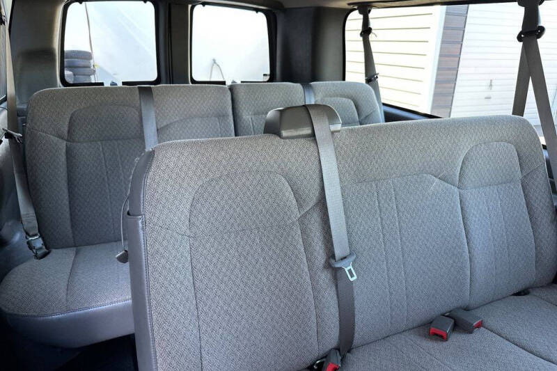 2024 Chevrolet Express LT 3500