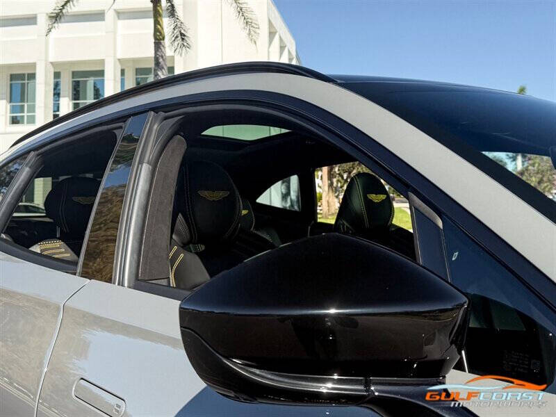 2021 Aston Martin DBX