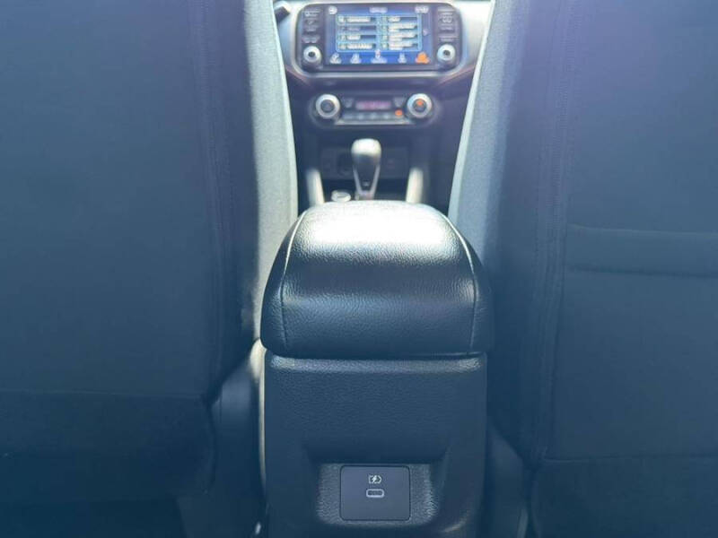 2024 Nissan Versa SR