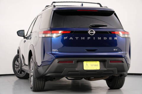 2022 Nissan Pathfinder SV