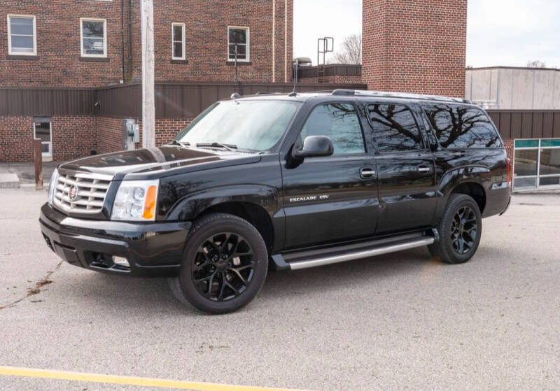 2004 Cadillac Escalade ESV for sale at Summit Auto & Cycle in Zumbrota MN