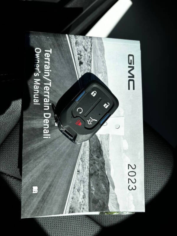2023 GMC Terrain SLT