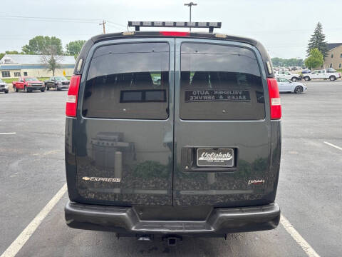 2017 Chevrolet Express LS 2500