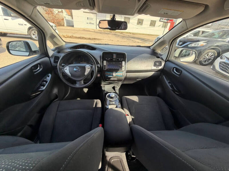 2016 Nissan LEAF