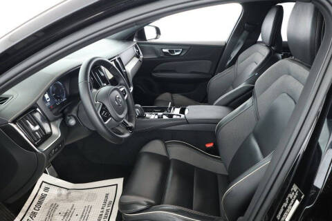 2022 Volvo S60 Recharge T8 R-Design Black Edition