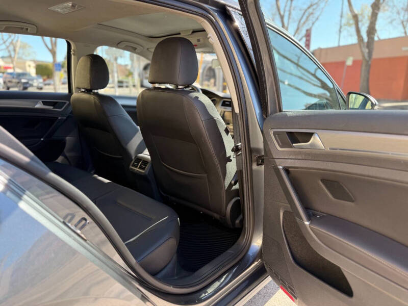 2016 Volkswagen Golf TSI SE