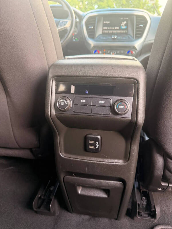 2017 GMC Acadia SLE-2