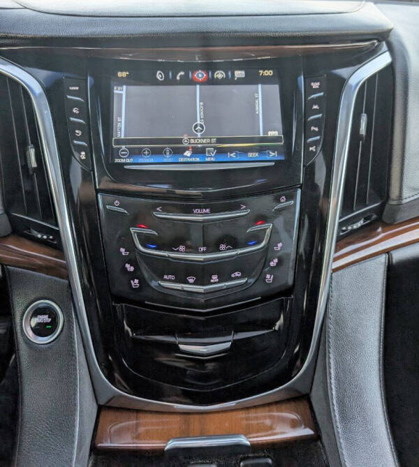 2017 Cadillac Escalade Premium Luxury