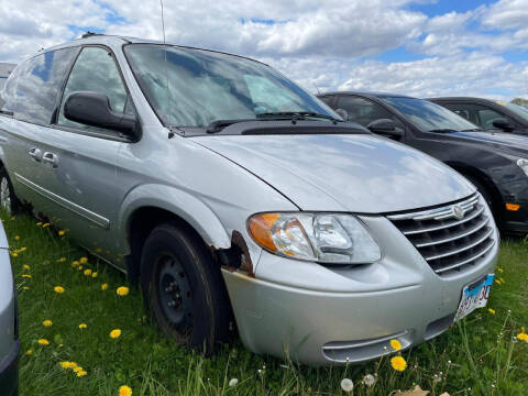 2005 Chrysler Town and Country for sale at Alan Browne Chevy in Genoa IL