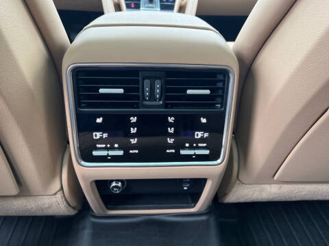 2022 Porsche Cayenne E-Hybrid