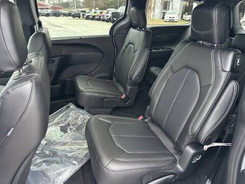 2026 Chrysler Voyager LX