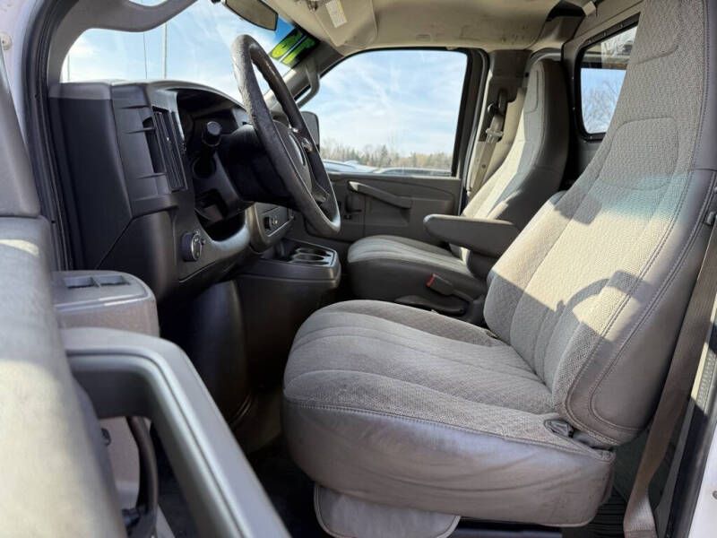 2016 GMC Savana 2500