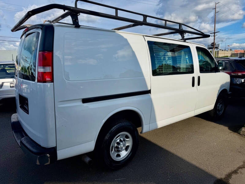 2017 Chevrolet Express 2500