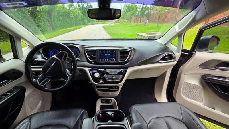 2020 Chrysler Pacifica Touring L