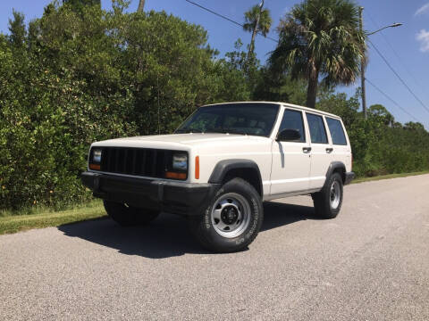 2000 Jeep Cherokee for sale at VICTORY LANE AUTO SALES in Port Richey FL