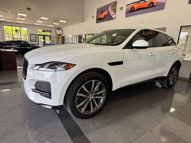 2023 Jaguar F-PACE 1