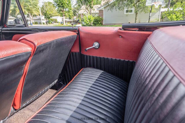 1952 Ford Crestline