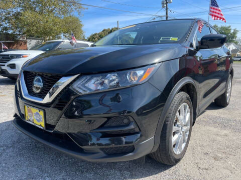 2020 Nissan Rogue Sport for sale at AUTORAMA SALES INC. in Farmingdale NY