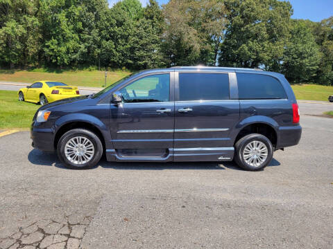2014 Chrysler WHEELCHAIR VAN