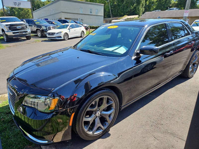 2015 Chrysler 300 Limited photo 11