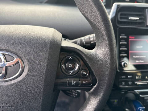 2022 Toyota Prius LE