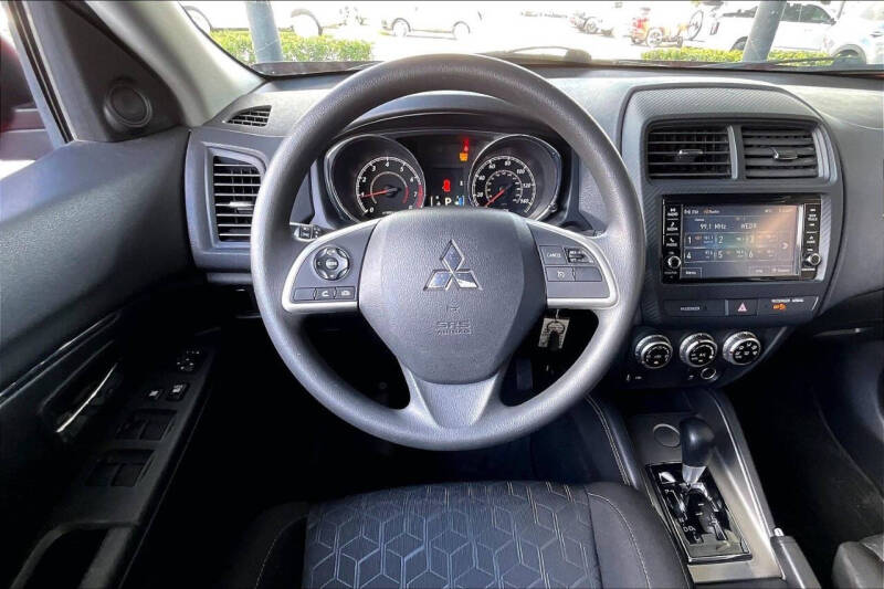 2022 Mitsubishi Outlander SE