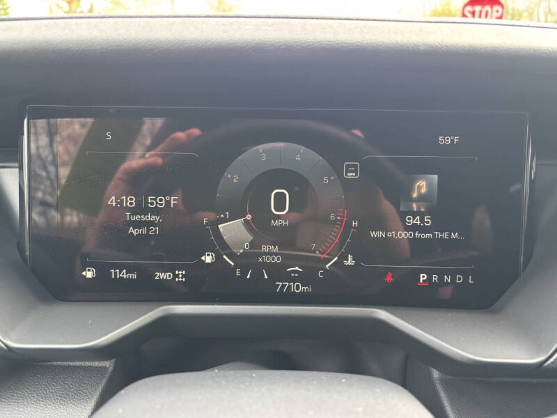2025 GMC Acadia Elevation