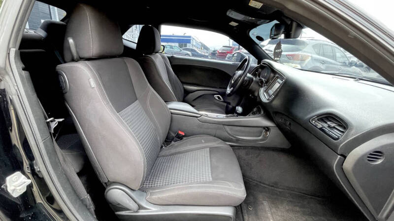 2015 Dodge Challenger SXT