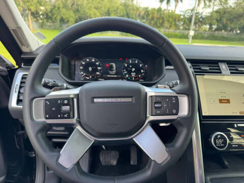 2024 Land Rover Discovery P300 S