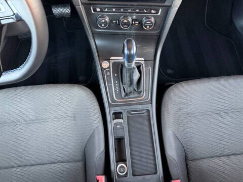 2017 Volkswagen e-Golf SE