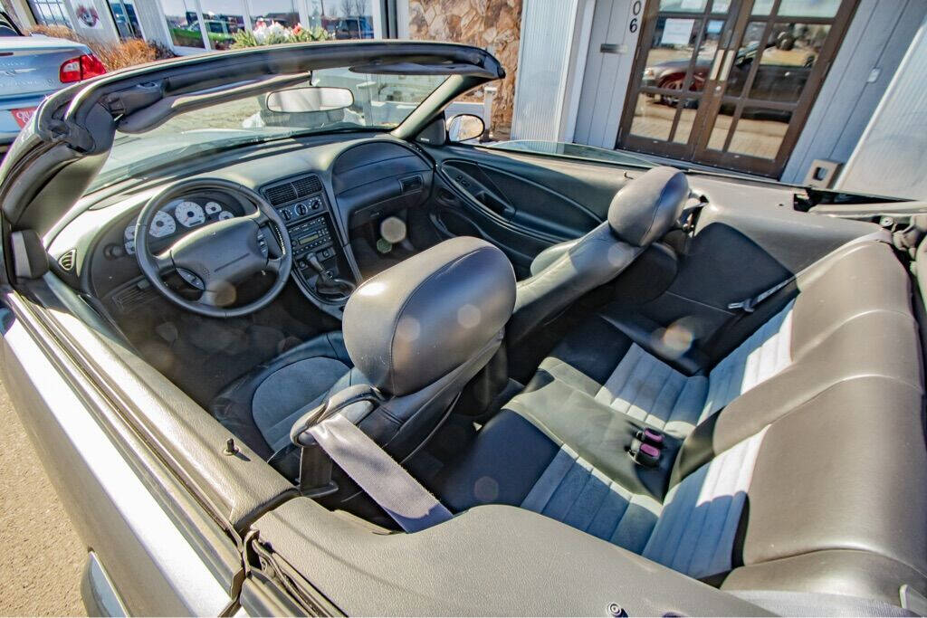 2001 Ford Mustang SVT Cobra 79