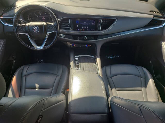 2022 Buick Enclave Essence